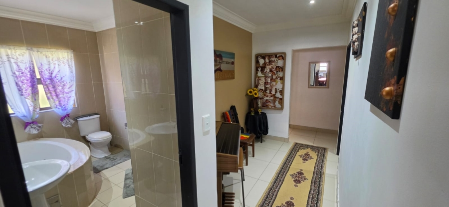 4 Bedroom Property for Sale in Buffelspoort Eco Estate North West